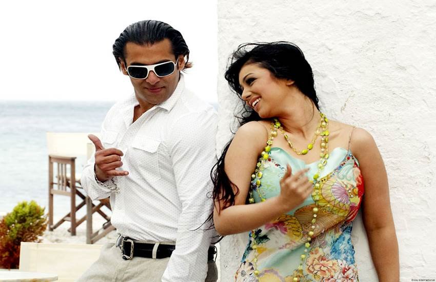 Salman Khan acquitted, Salman Khan, Bombay High Court, 2002 hit and run case, Galaxy apartments, Salman Khan friends, Salman sisters, Arpita, Alvira, Sohail, Salim Khan, Jacqueline Fernandez, Sangeeta Bijlani, photo gallery, सलमान खान, संगीता बिजलानी, सलमान खान बरी, बॉम्‍बे हाई कोर्ट, हिट एंड रन, सलीम खान, डेजी शाह, जैक्‍लीन फर्नांडीज, सोहेल खान, अलवीरा, अर्पिता