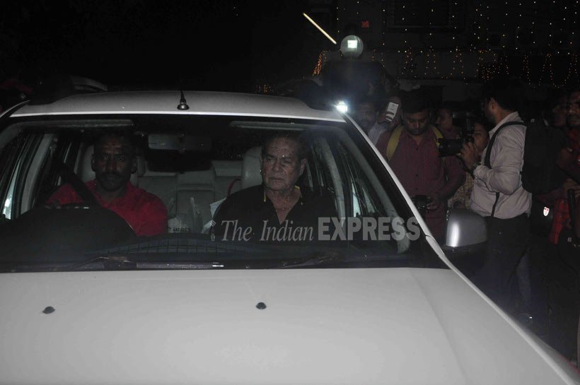 Salman Khan acquitted, Salman Khan, Bombay High Court, 2002 hit and run case, Galaxy apartments, Salman Khan friends, Salman sisters, Arpita, Alvira, Sohail, Salim Khan, Jacqueline Fernandez, Sangeeta Bijlani, photo gallery, सलमान खान, संगीता बिजलानी, सलमान खान बरी, बॉम्‍बे हाई कोर्ट, हिट एंड रन, सलीम खान, डेजी शाह, जैक्‍लीन फर्नांडीज, सोहेल खान, अलवीरा, अर्पिता