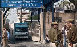 जेलों पर बढ़ते बोझ के मायने