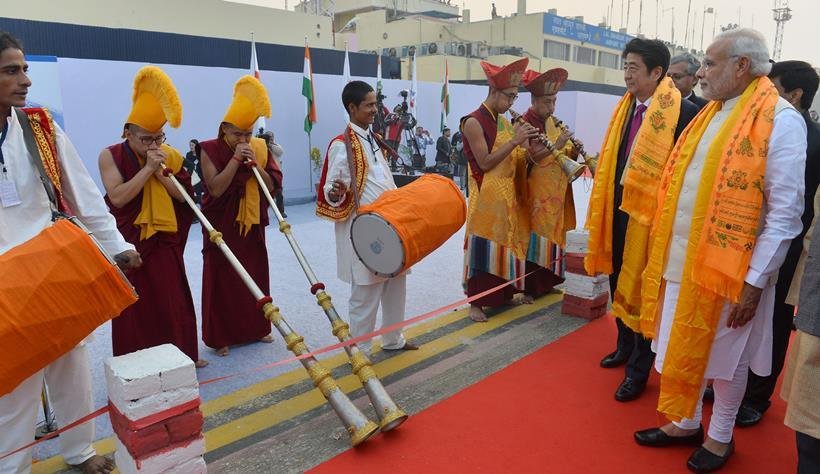 वाराणसी मोदी आबे, मोदी आबे, दशाश्वमेध घाट, गंगा आरती, मोदी जापानी पीएम, Shinzo Abe, Narendra modi, varanasi, abe in varanasi, abe varanasi visit, Dashashwamedh Ghat, Abe ganga arati, Modi abe varanasi visit, abe modi varanasi visit, japan pm varanasi, modi abe varanasi photos, abe varanasi photos, latest news, varanasi photos