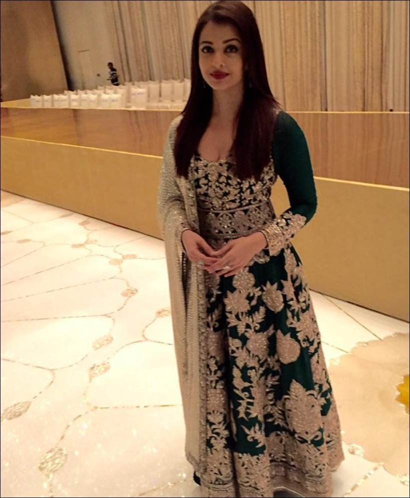 Sushmita Sen, Aishwarya Rai Bachchan, Mukesh Ambani, Nita Ambani, Harbhajan Singh, Geeta Basra, rohit sharma, photo gallery, bollywood photo gallery, सुष्मिता सेना, एश्‍वर्या राय, ऐश्‍वर्या राय, अभिषेक बच्‍चन, बॉलीवुड गैलरी, हरभजन सिंह, गीता बसरा, पार्टी, एंटीलियार में पार्टी, अंबानी हाउस