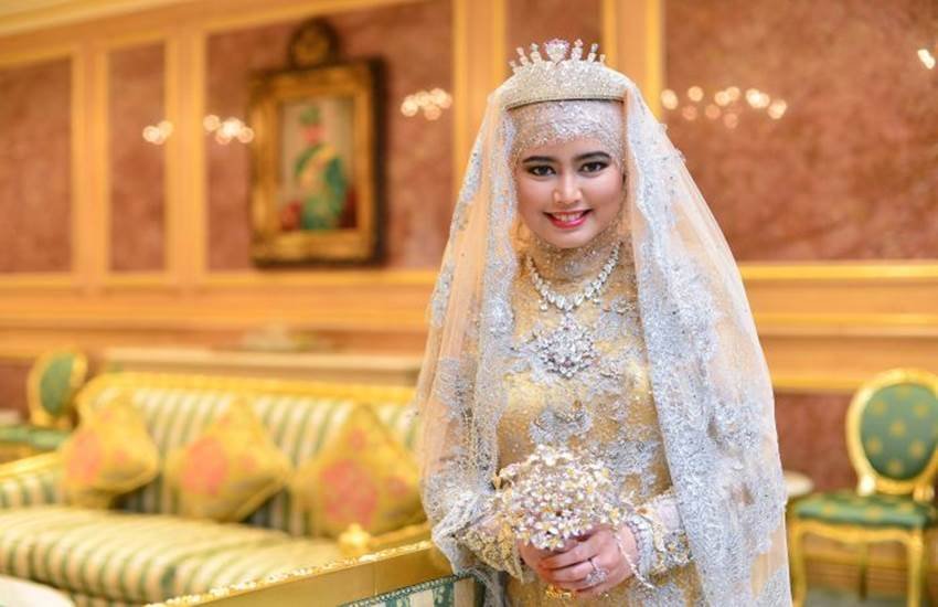 Sultan of Brunei, Hassanal Bolkiah, bans Christmas, Muslims, Beverly Hills Hotel, anti gay Sharia Penal Code, Christmas celebrations, ब्रुनेई सुल्‍तान, हसन अल बोल्कियाह, क्रिसमस बैन, क्रिसमस पर पाबंदी, मुस्लिम