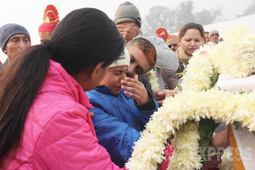 bsf plane crash, बीएसएफ प्‍लेन क्रैश, बीएसएफ विमान हादसा, बीएसएफ विमान, dwarka bsf plane crash, bsf plane crash tribute, bsf plane crash rajnath singh, safdarjung airport, delhi news, india news, latest news