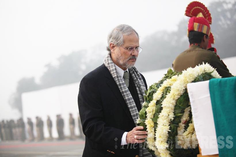 bsf plane crash, बीएसएफ प्‍लेन क्रैश, बीएसएफ विमान हादसा, बीएसएफ विमान, dwarka bsf plane crash, bsf plane crash tribute, bsf plane crash rajnath singh, safdarjung airport, delhi news, india news, latest news
