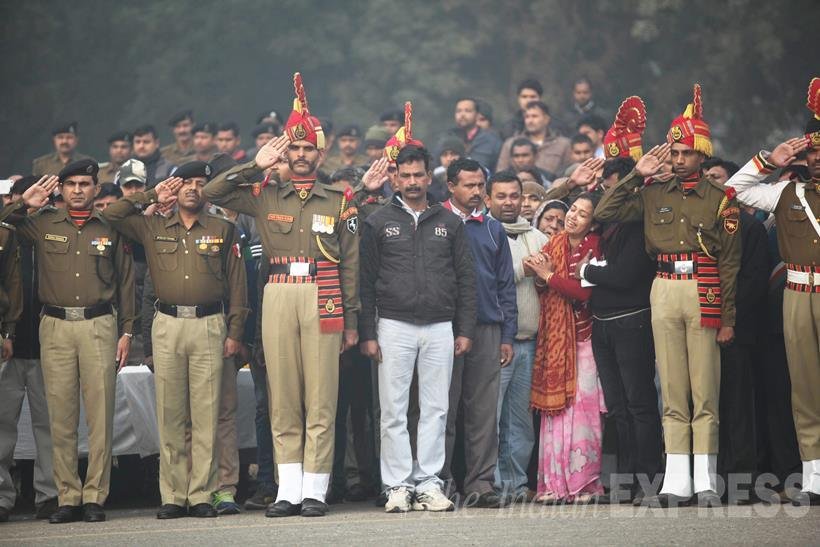 bsf plane crash, बीएसएफ प्‍लेन क्रैश, बीएसएफ विमान हादसा, बीएसएफ विमान, dwarka bsf plane crash, bsf plane crash tribute, bsf plane crash rajnath singh, safdarjung airport, delhi news, india news, latest news