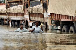 Army personnel flood relief operation , Flood in chennai, Heavy Rain in tamil, Indian coast guard, latest news on tamil flood, Indian army, chennai heavy rain images, latest news on chennai rai