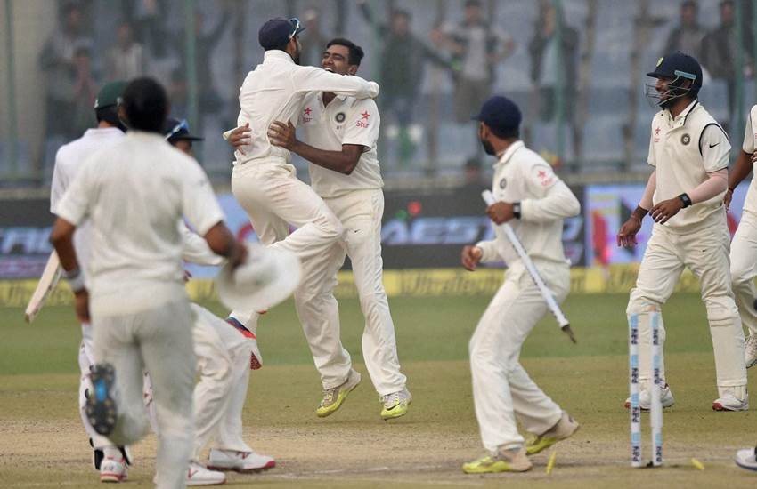 india vs south africa, live cricket score, ravindra Jadeja, hashim Amla, cricket photos, 4th test pics, हाशिम अमला, रविंद्र जडेजा, चौथा टेस्‍ट, भारत दक्षिण अफ्रीका, क्रिकेट फोटोज
