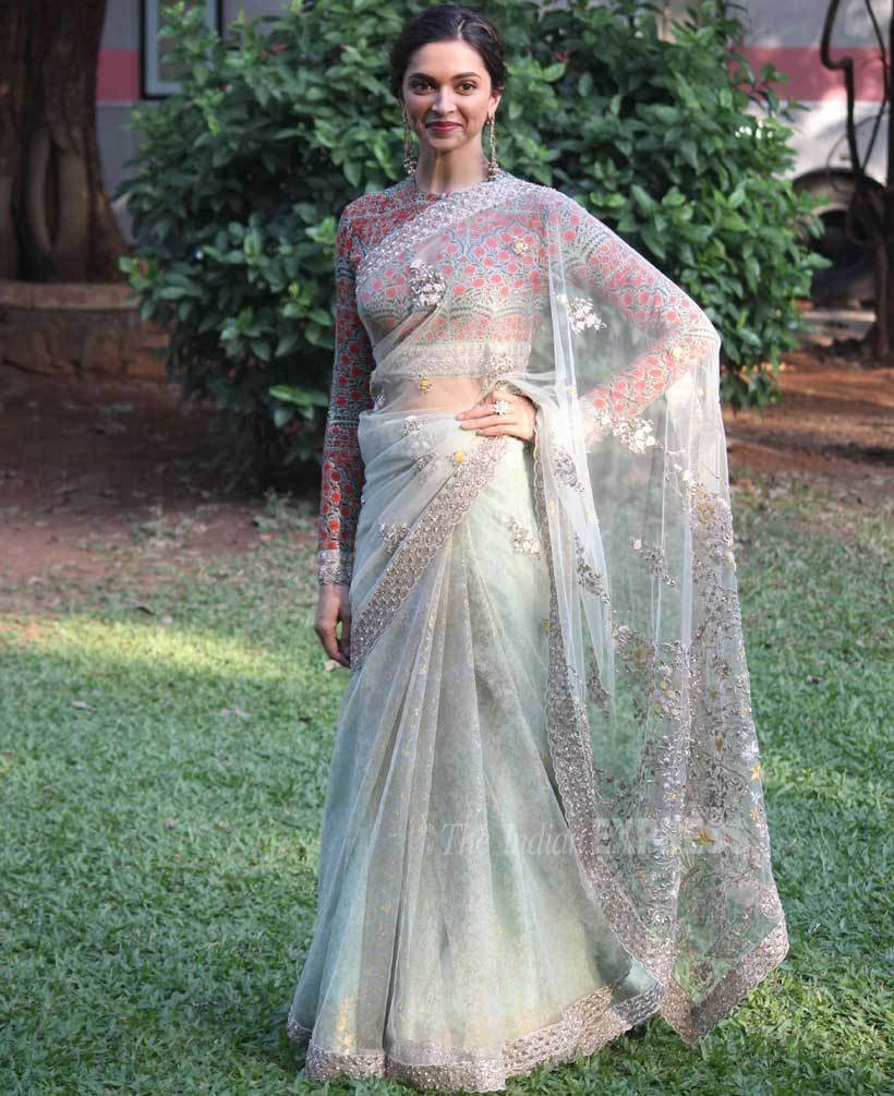 Ranveer singh, Swaragini tv show, Deepika padukon, deepika-ranveer latest photos, bollywood gallery, ranveer kiss to deepika, bajirao mastani, helly shah