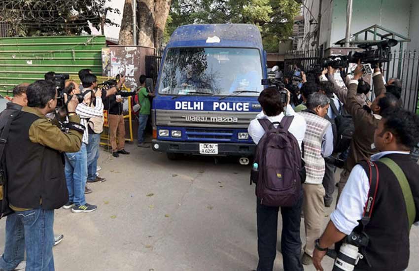 संसदीय पैनल ने की ऐसे की दिल्ली पुलिस की खिचाई, कहा चुस्त और जिम्मेदार बने