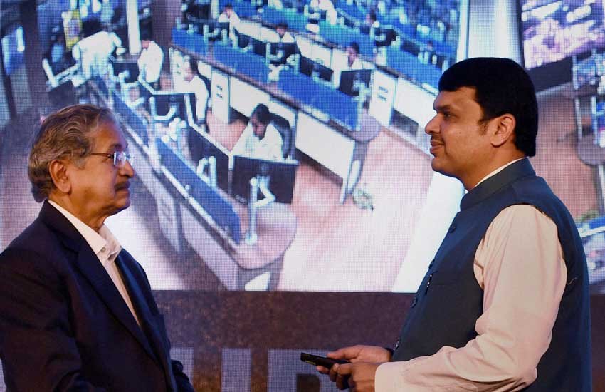 मुंबई नगर निगरानी परियोजना का उद्घाटन करते महाराष्ट्र के मुख्यमंत्री देवेंद्र उढणवीस। (पीटीआई फोटो)