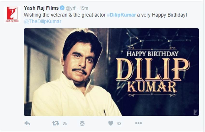 Dilip Kumar@93: पेशावर में लगे होर्डिंग्‍स, टि्वटर पर ‘क्‍लासिक पिक्‍चर्स’ के साथ विश कर रहे फैंस, देखें PHOTOS