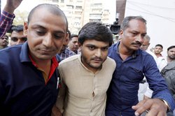 हार्दिक पर नहीं बनता ‘देश के खिलाफ जंग छेड़ने’ का मामला, राजद्रोह का केस चलेगा: हाई कोर्ट