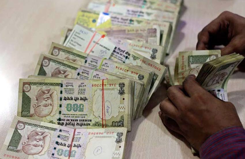 GST लागू होने से रेस्टोरेंट के अलावा महंगी होगीं ये सेवाएं