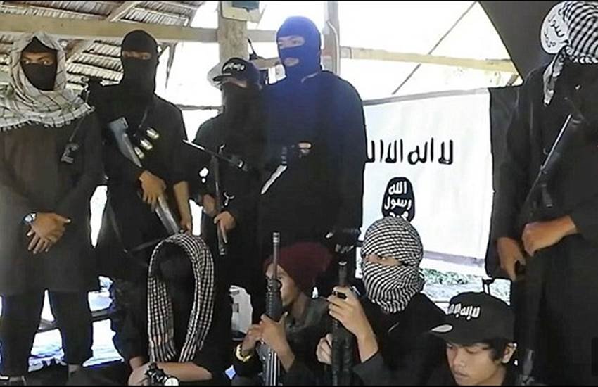 isis, isis news, isis video, isis propaganda, isis secret training camp, terrorism, terror outfit, आईएसआईएस, इस्‍लामिक स्‍टेट, आतंकवाद, आईएस, आईएसआईएस वीडियो, प्रोपेगेंडा वीडियो, फिलीपींस, ट्रेन कैंप, आतंकी ट्रेन कैंप