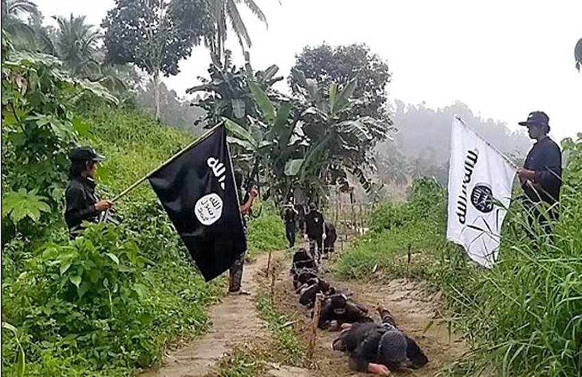 isis, isis news, isis video, isis propaganda, isis secret training camp, terrorism, terror outfit, आईएसआईएस, इस्‍लामिक स्‍टेट, आतंकवाद, आईएस, आईएसआईएस वीडियो, प्रोपेगेंडा वीडियो, फिलीपींस, ट्रेन कैंप, आतंकी ट्रेन कैंप