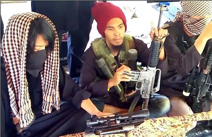 PHOTOS: फिलिपींस तक पहुंचा गया ISIS, कैंप बनाकर आतंकियों को दे रहा ट्रेनिंग