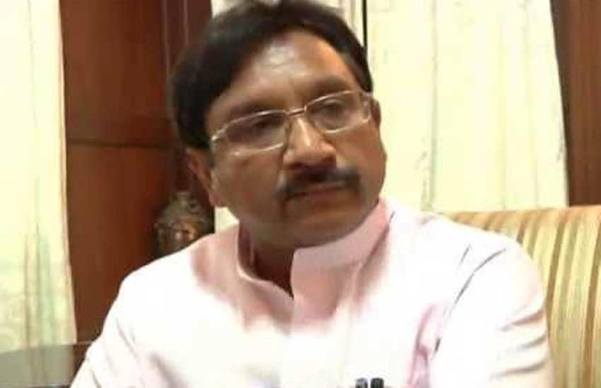 मंत्रीजी के साथ 10 रुपए में Selfie, सामाजिक हित में लगाएंग फोटो से मिली रकम