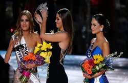 MISS UNIVERSE 2015: एक पल के लिए मिस कोलंबिया बनीं विजेता, पर अगले ही क्षण छिना गया ताज
