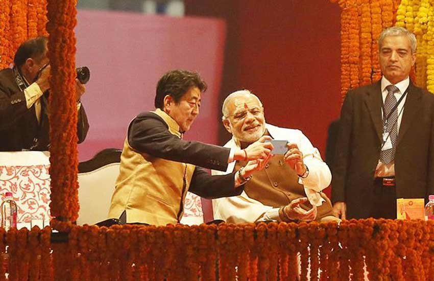 वाराणसी मोदी आबे, मोदी आबे, दशाश्वमेध घाट, गंगा आरती, मोदी जापानी पीएम, Shinzo Abe, Narendra modi, varanasi, abe in varanasi, abe varanasi visit, Dashashwamedh Ghat, Abe ganga arati, Modi abe varanasi visit, abe modi varanasi visit, japan pm varanasi, modi abe varanasi photos, abe varanasi photos, latest news, varanasi photos