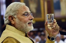 PM Modi offers water to AAP MP Bhagwant Mann protesting against CBI raids