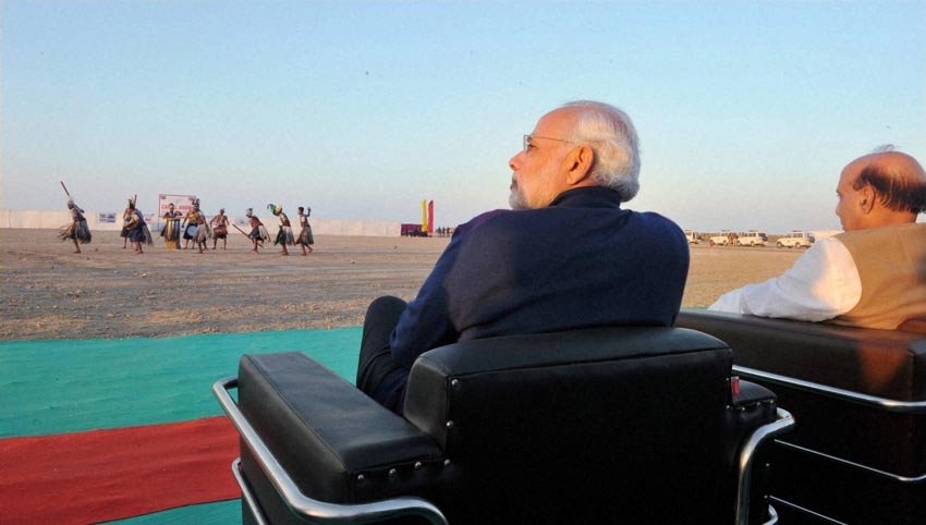 Modi tent, Gujarat Congress, Narendra Modi, Rann of Kutch DGP conference, Bharatsinh Solanki, मोदी टेंट, नरेंद्र मोदी, गुजरात कांग्रेस, भरत सिंह सोलंकी, कच्‍छ