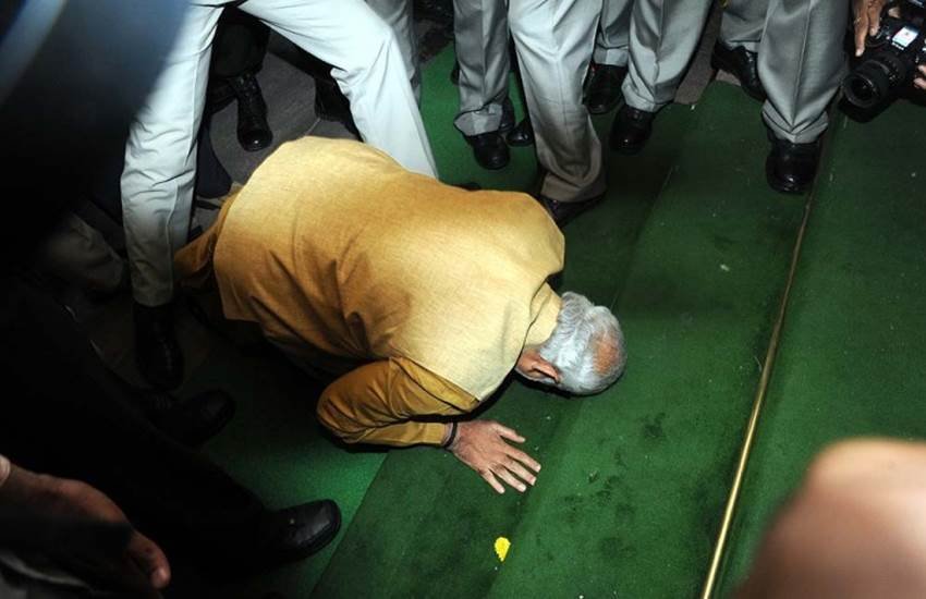 pm modi, narendra modi, narendra modi news, modi nawaz, modi pakistan visit, surprise pakistan, modi surprise, नरेंद्र मोदी, सरप्राइज विजिट, पाकिस्‍तान दौरान, मोदी नवाज, पीएम मोदी, मोदी पाकिस्‍तान, भारत पाकिस्‍तान
