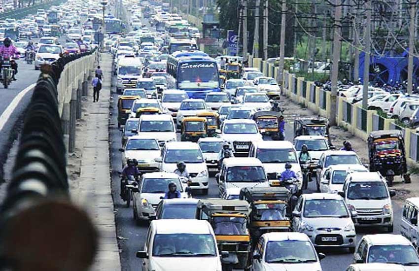 अकेली महिला ड्राइवर को केजरीवाल के Odd-Even फॉर्मूले में मिल सकती छूट