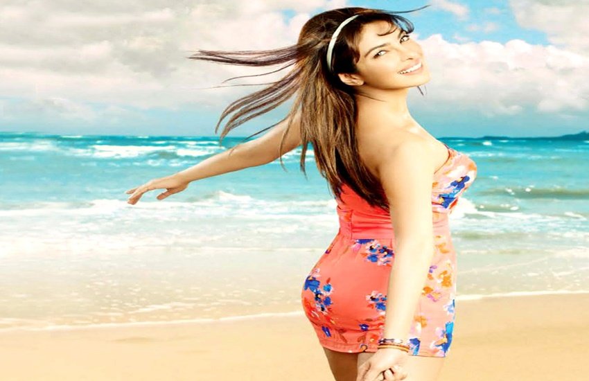 50 Sexiest Asian Women, Sexiest Asian Women, priyanka chopra, mahira khan, Sonam kapoor, Deepika padukon, nia sharma, bollywood, drashti dhami, Sexiest Asian Women gallary