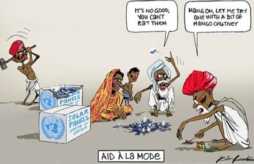cartoon, Australian daily, Indians, eating solar panels, racist Remark, The Australian, global warming, नस्‍लभेद, कार्टून, नस्‍लीय टिप्‍प्‍णी, ग्‍लोबल वार्मिंग, भारतीय, पेरिस जलवायु सम्‍मेलन, सोलर पैनल
