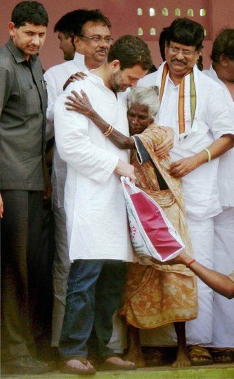 Cuddalore: Congress Vice President Rahul Gandhi meets flood affected people in Cuddalore on Tuesday. PTI Photo (PTI12_8_2015_000309B)
