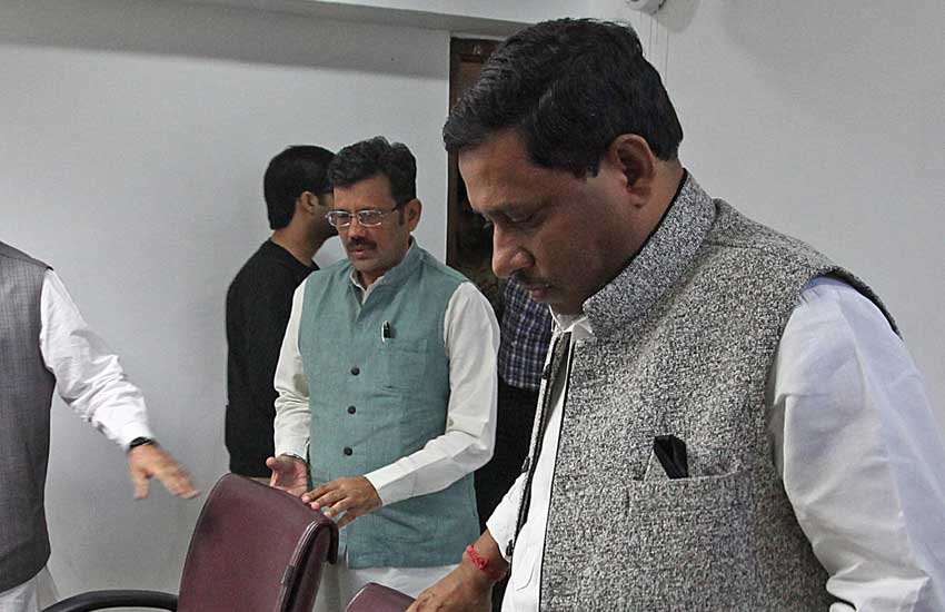 Ram Shankar Katheria, Samajwadi Party, Akhilesh Yadav, Sp Govt Clean Chit, Ram Shankar Katheria criminal cases, BJP, Uttar Pradesh