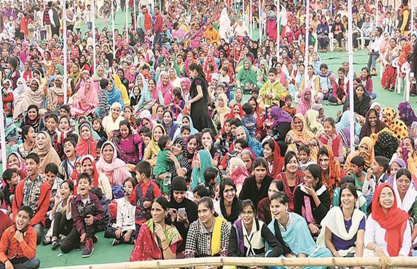 अजमेर में मुस्लिम राष्‍ट्रीय मंच के कार्यक्रम में गुरुवार को 5 हजार महिलाओं ने हिस्‍सा लिया। 