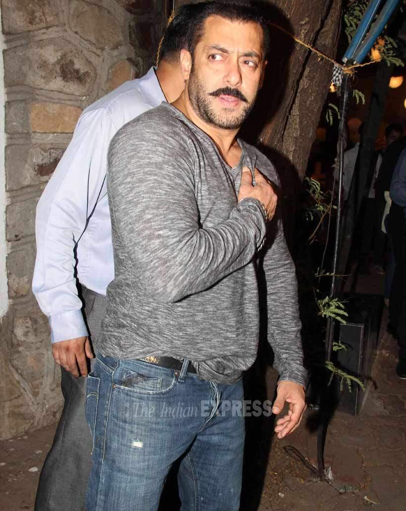 salman khan, Salman Khan autorickshaw, SALMAN KHAN BIRTHDAY WEEK, Nikhil Dwivedi, sohail khan birthday, salim khan, salman family, arpita, salman pics, सलमान खान, निखिल दि्वेदी, सलमान फैमिली, ऑटो रिक्‍शा, ऑटो में सलमान, सोहेल खान बर्थडे