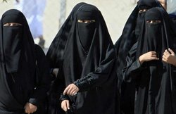 सऊदी मतदाताओं ने इतिहास में पहली बार 20 महिला उम्मीदवारों को चुना