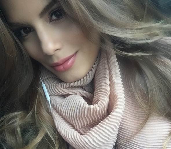 Miss Columbia, Adriadna Gutierrez, Porn Offer, 1 million dollar, las vegas, america, miss universe 2015, photo gallery, मिस यूनिवर्स 2015, मिस कोलंबिया फोटोज, मिस कोलंबिया पोर्न,