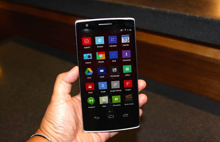 Tech 2015, Tech news, Asus Zenfone 2, Motorola Moto X Play, OnePlus X, Lenovo Vibe S1, Gionee Marathon M5, Lenovo Vibe P1, Meizu MX5, OnePlus One, ZTE Nubia Z9 mini, InFocus M812, आसुस जेनफोन 2, मोटोरोला मोटो X प्‍ले, वन प्‍लसX, लिनोवो वाइब एस 1, जिओनी मैराथन एम5, लिनोवो वाइब पी 1, वन प्‍लस वन, इनफेमस M812, टॉप 10 स्‍मार्टफोन, टेक न्‍यूज, mid range smartphones, smartphones under 20k