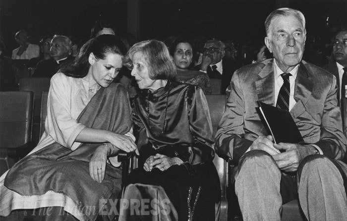 Sonia gandhi birthday, Indra gandhi, Rajiv Gandhi, congress president sonia gandhi, sonia gandhi birthday gallary