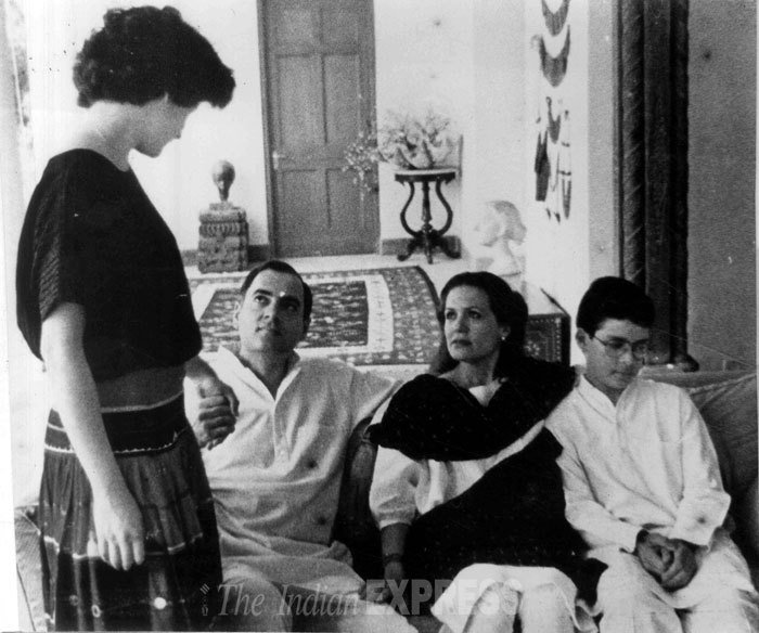 Sonia gandhi birthday, Indra gandhi, Rajiv Gandhi, congress president sonia gandhi, sonia gandhi birthday gallary