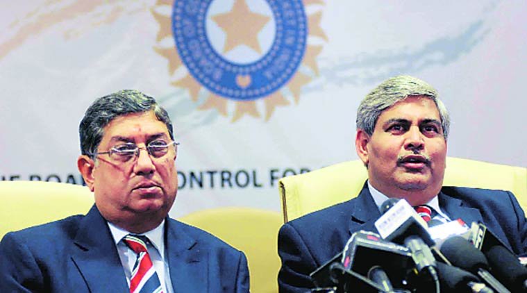 भारतीय क्रिकेट में मैदान के बाहर भी विवाद देखने को मिला जब नये बोर्ड ने आलोचना का शिकार एन श्रीनिवासन को आईसीसी चेयरमैन के पद से हटा दिया और उनके जगह नवनियुक्त बीसीसीआई अध्यक्ष मनोहर को बाकी बचे कार्यकाल के लिए चुना। इससे पहले डालमिया के निधन के बाद विदर्भ के वकील मनोहर को एक बार फिर दुनिया के सबसे ताकतवर बोर्ड का अध्यक्ष चुना गया।