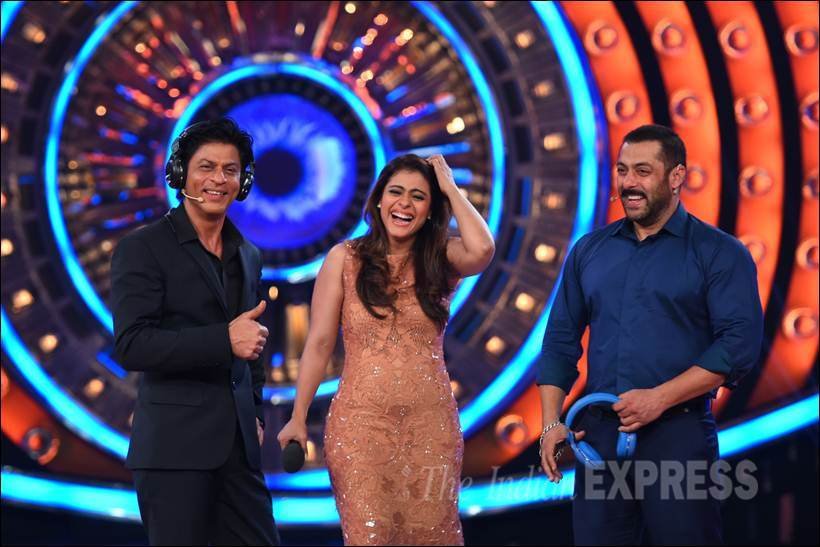 salman khan, shah rukh khan, bigg boss, bigg boss 9, salman, shah rukh, srk, kajol, salman shah rukh khan, salman khan shah rukh khan, salman khan shah rukh khan pic, salman srk pics, salman khan bigg boss pics, shah rukh khan bigg boss pics, shah rukh khan photos bigg boss, entertainment, bollywood, bigg boss pictures, shah rukh khan in bigg boss house