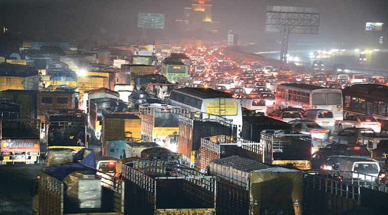 दिल्ली में ट्रैफिक जाम का एक नजारा। (File photo)