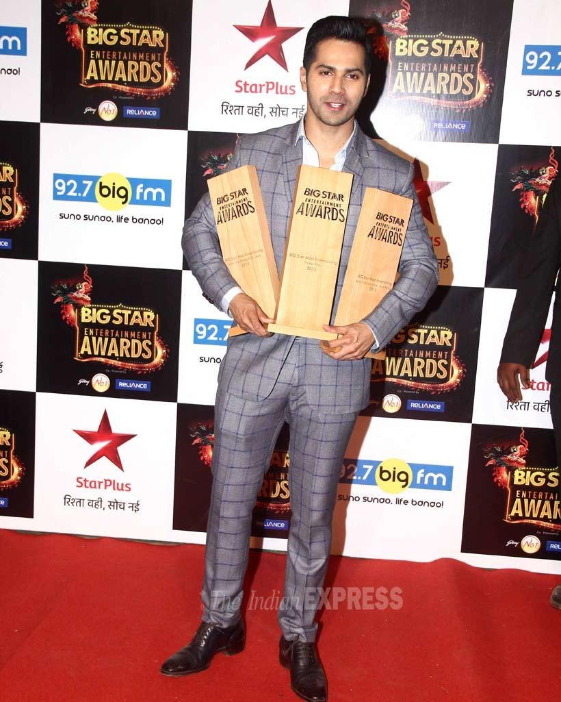 Big Star awards, Bollywood biggies, Salman Khan, Amitabh Bachchan, Sonam Kapoor, Deepika Padukone, Raveer Singh, Anil Kapoor, newbies Athiya Shetty, Sooraj Pancholi, photo gallery, बिग स्‍टार्स अवॉर्ड, अमिताभ बच्‍चन, साइना नेहवाल, सलमान खान, दीपिका पादुकोण, अनिल कपूर