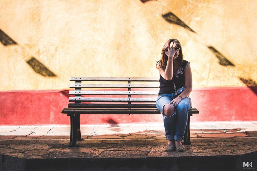 girlfriend hates to pose, boy clicks girl friends pictures, viral photos, trending news
