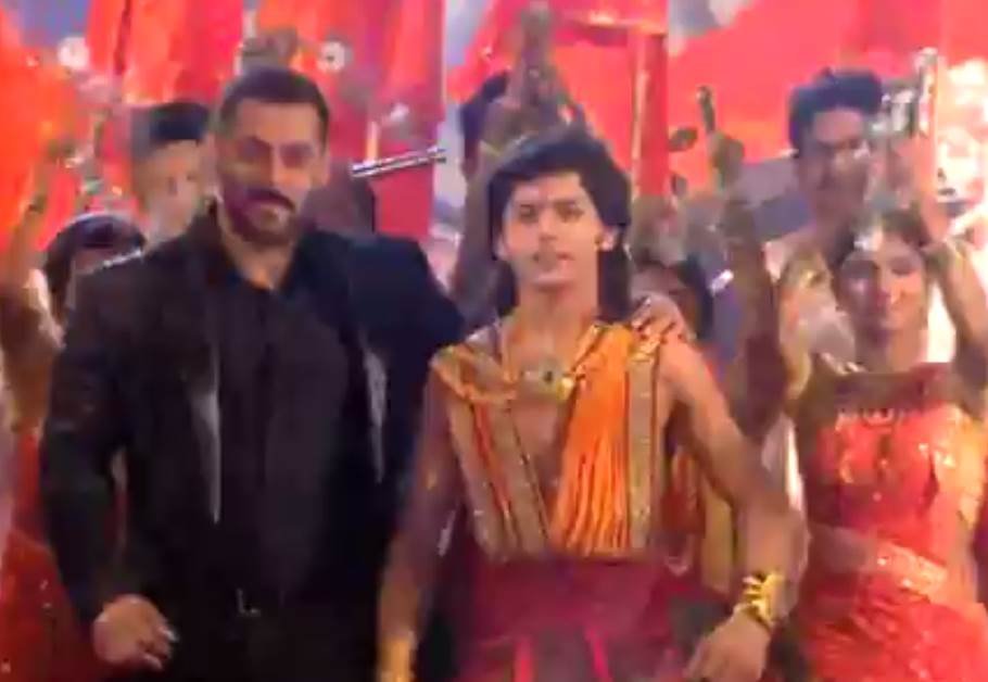 Bigg Boss 9, Bigg Boss Nau, Salman Khan, Katrina Kaif, Bigg Boss 9 Finale, Salman Khan Katrina Kaif, Salman Katrina, Bigg Boss Winner, Bigg Boss 9 Grand Finale, Salman Katrina Kaif, Salman, Katrina, Salman Khan katrina, Bigg boss, Bigg Boss tv Show, Entertainment news