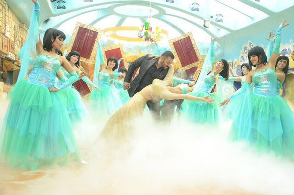Bigg Boss 9, Bigg Boss Nau, Salman Khan, Katrina Kaif, Bigg Boss 9 Finale, Salman Khan Katrina Kaif, Salman Katrina, Bigg Boss Winner, Bigg Boss 9 Grand Finale, Salman Katrina Kaif, Salman, Katrina, Salman Khan katrina, Bigg boss, Bigg Boss tv Show, Entertainment news