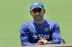 घरेलू सरजमीं पर साउथ अफ्रीका को धूल चटाने के बाद आस्ट्रेलिया में स्पिनरों के खराब प्रदर्शन से चिंता में धोनी