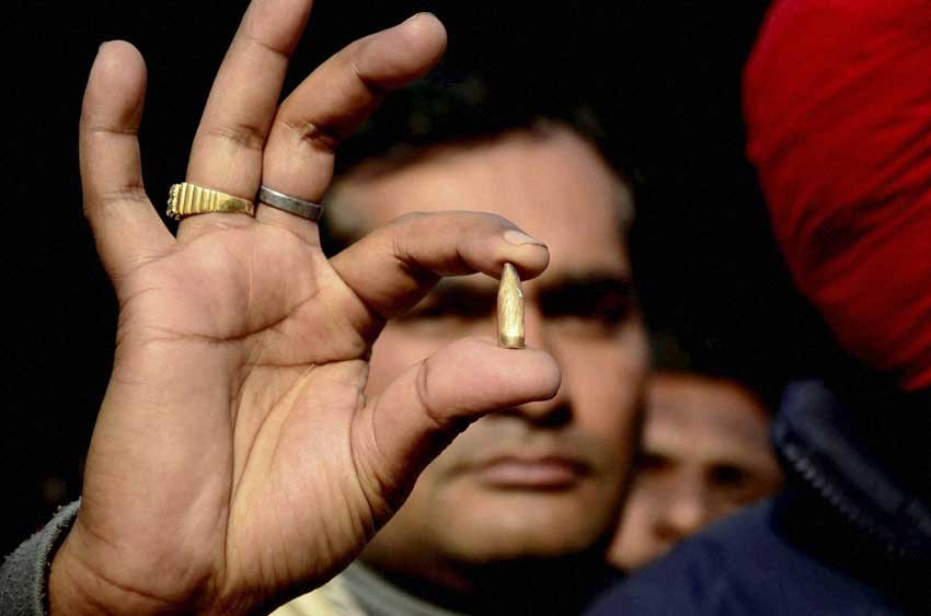 pathankot, pathankot attack, Pathankot news, pathankot terror attack, terrorist attack in pathakot, पठानकोट, पठानकोट आतंकी हमला, पंजाब आतंकी हमला, पठानकोट एयरफोर्स स्‍टेशन, PATHANKOT ATTACK PHOTOS, Pathankot air base, pathankot air force station, Pathankot news, punjab, pathankot air force base attack, punjab attack, punjab air force attack, punjab sp car missing, india news, breaking news, latest news