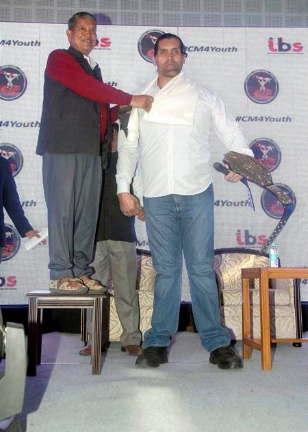 Uttarakhand government, The Great Khali Mania, Harish Rawat, Haldwani, Dehradun, Khali to lead pro-wrestlers, Great Khali, WWE, Wrestlers, Fight, Uttarakhand hindi news, द ग्रेट खली, उत्‍तराखंड सरकार, हरीश रावत, प्रो रेसलिंग मेनिया, न्‍यूज इन हिंदी