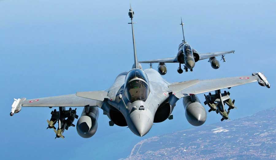 Francois Hollande, PM Modi, Narnedra Modi, Rafale deal, 36 rafale Aircraft, India, France MoU, Rafale jets, rafale fighter china and pakistan, राफेल, चीन, पाकिस्‍तान, नरेंद्र मोदी, पीएम मोदी, भारत और फ्रांस, राफेल डील