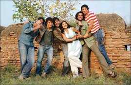 rang de basanti, aamir khan, kunal kapoor, soha ali khan, kirron kher, sharman joshi, alice petten, aamir, 10 years of rang de basanti, rang de basanti 10 years, rand de basanti stills, rang de basanti pics, entertainment, bollywood, films
